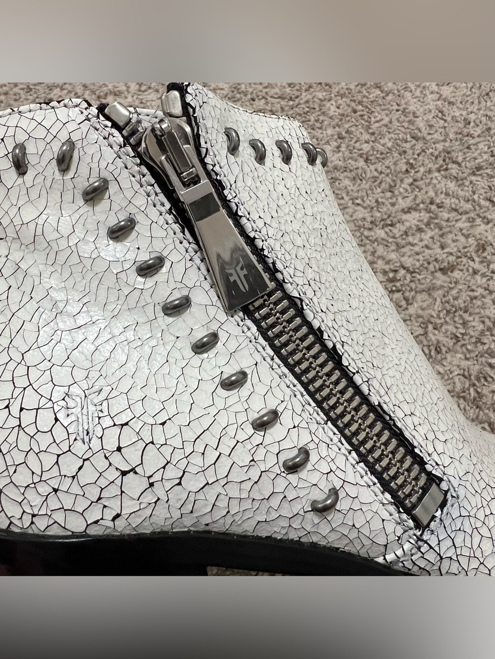 Frye Brielle Rebel White Crackle Leather Studded Zip Bootie Peep Toe Size 8 - Picture 6 of 12